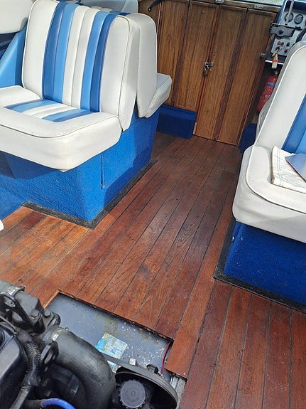 Sea Ray 19 CC 4 of 8