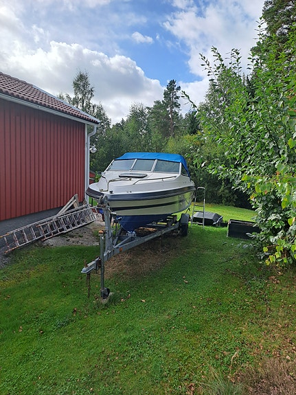 Sea Ray 19 CC 2 of 8