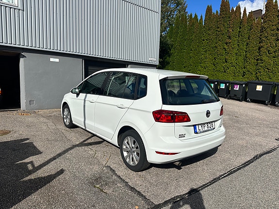 Volkswagen Golf Sportsvan 4 of 14