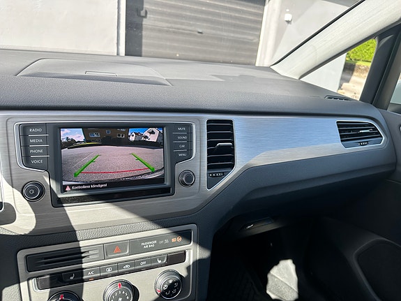 Volkswagen Golf Sportsvan 14 of 14