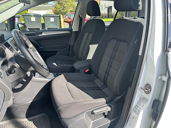 Volkswagen Golf Sportsvan 9 of 14