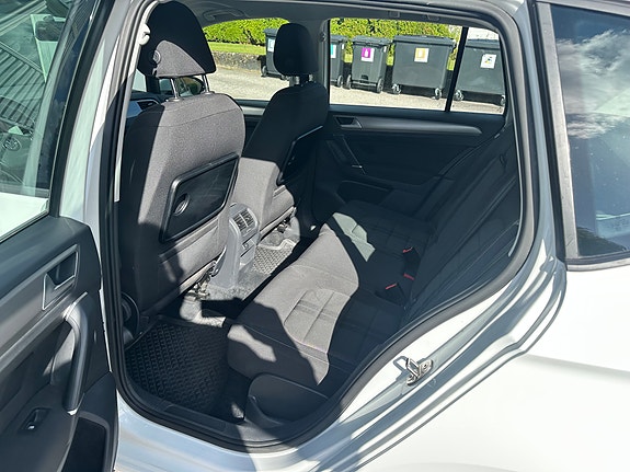 Volkswagen Golf Sportsvan 7 of 14