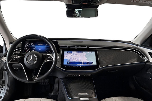 Mercedes-Benz E300 11 of 14