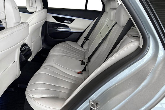 Mercedes-Benz E300 9 of 14