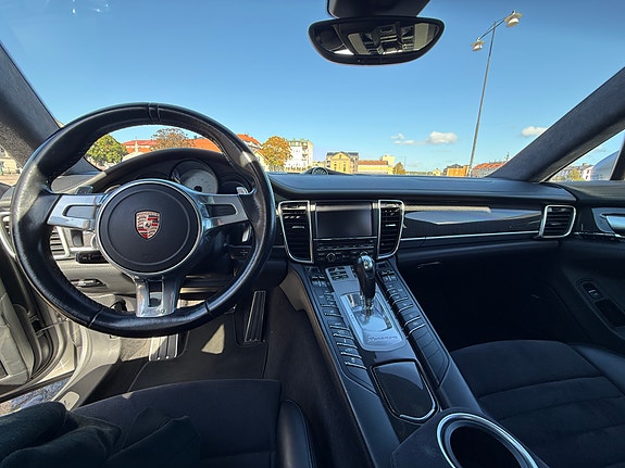 Porsche Panamera GTS 8 of 14