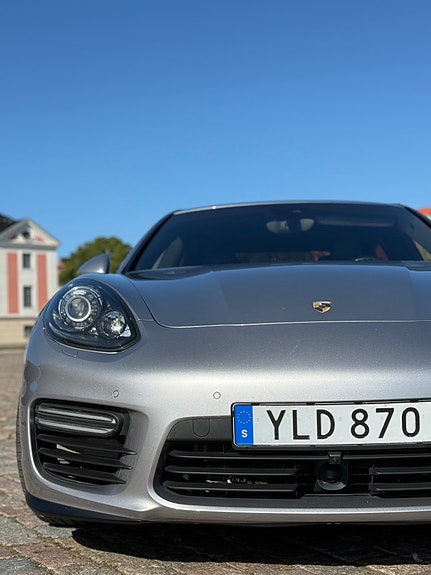Porsche Panamera GTS 11 of 14