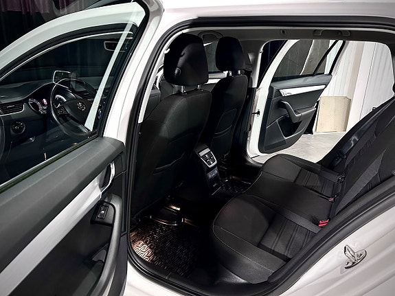 Skoda Octavia 10 of 22