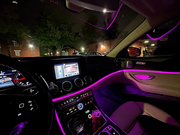 Mercedes-Benz E220 7 of 9