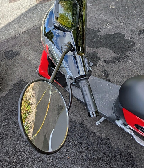 Super Soco Scoter/Vespa 2 of 9