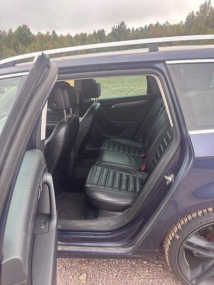 Volkswagen Passat 9 of 9