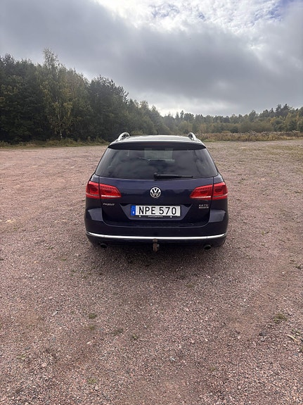 Volkswagen Passat 4 of 9