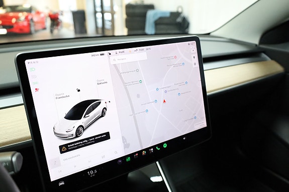 Tesla Model 3 23 of 25