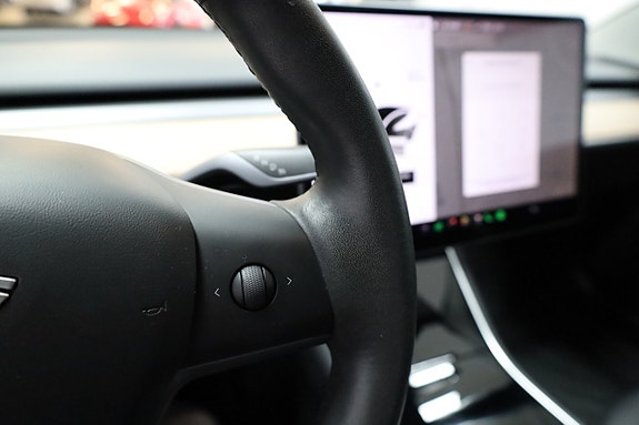 Tesla Model 3 21 of 25