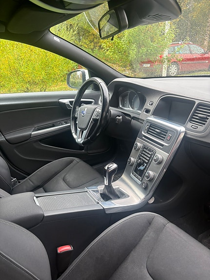 Volvo V60 5 of 6