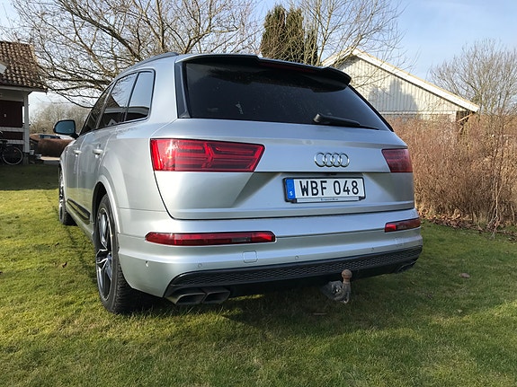 Audi SQ7 2 of 6