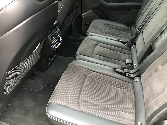 Audi SQ7 6 of 6