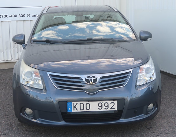 Toyota Avensis 2 of 24