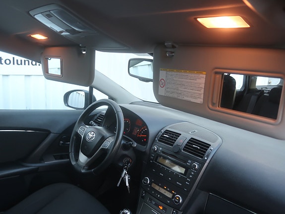 Toyota Avensis 19 of 24