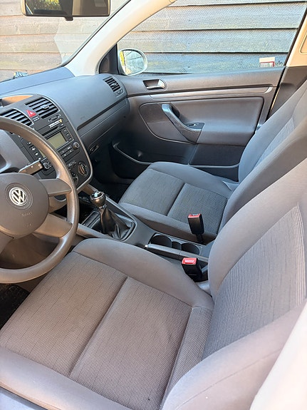 Volkswagen Golf V 5 of 7