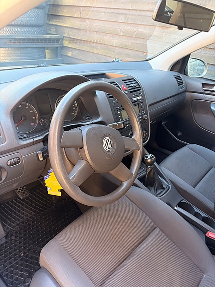 Volkswagen Golf V 7 of 7