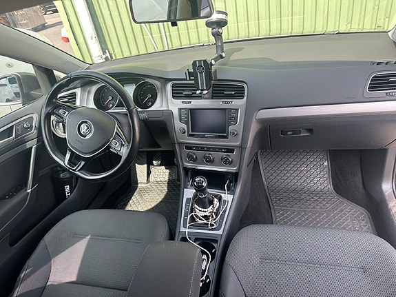 Volkswagen Golf VII 5 of 5