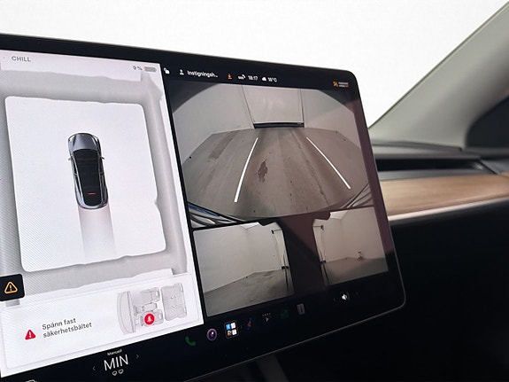 Tesla Model Y 28 of 30