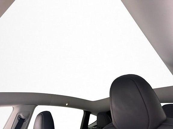 Tesla Model Y 23 of 30