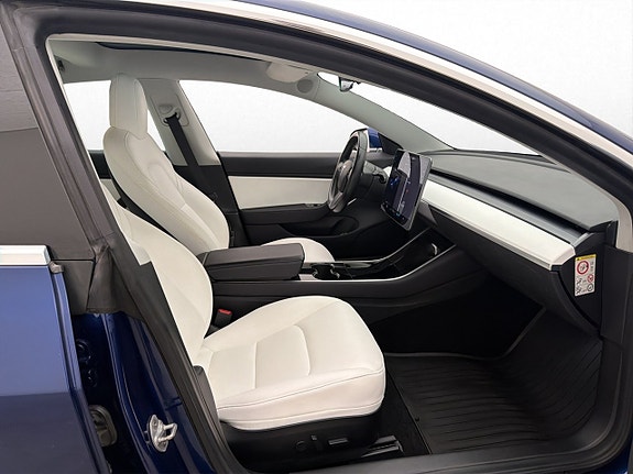 Tesla Model 3 14 of 30