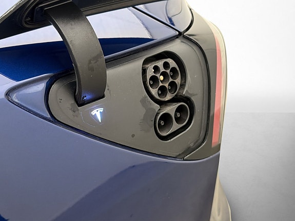 Tesla Model 3 17 of 30