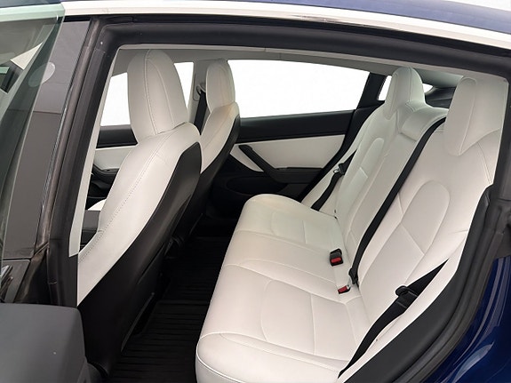 Tesla Model 3 18 of 30