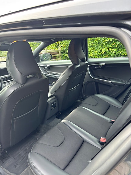 Volvo V60 3 of 7