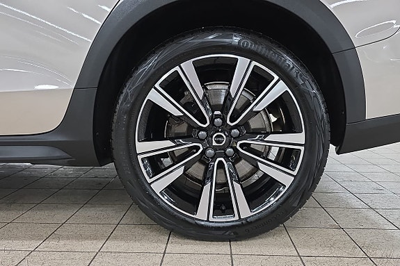 Volvo V60 Cross Country 17 of 23
