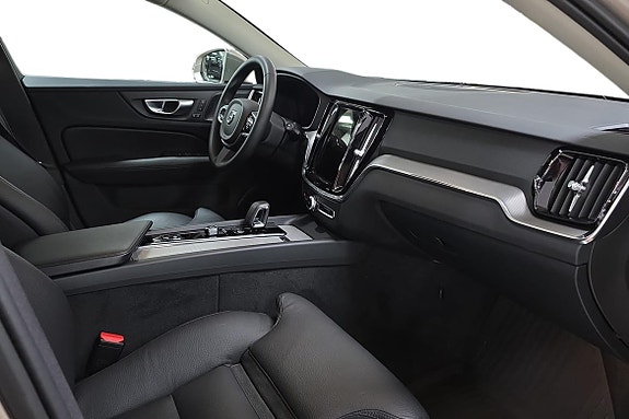 Volvo V60 Cross Country 7 of 23