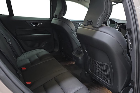 Volvo V60 Cross Country 9 of 23