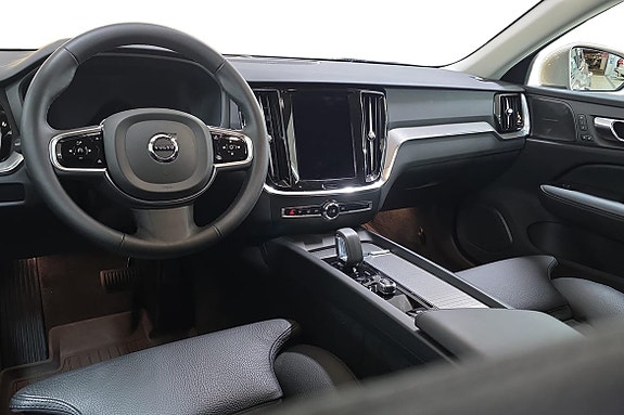 Volvo V60 Cross Country 10 of 23