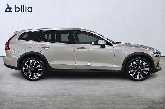 Volvo V60 Cross Country 18 of 23