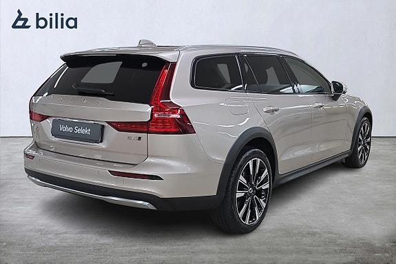 Volvo V60 Cross Country 19 of 23