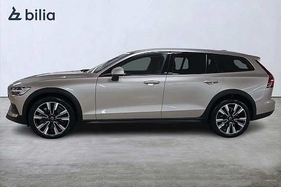 Volvo V60 Cross Country 3 of 23