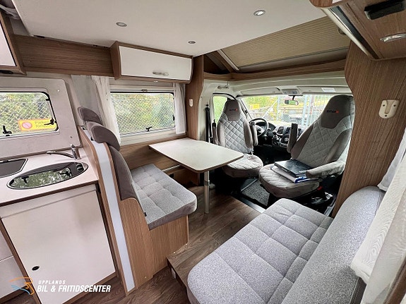 Carado T448 Edition 15 Solpanel / 3500kg / Taksäng 5 of 12