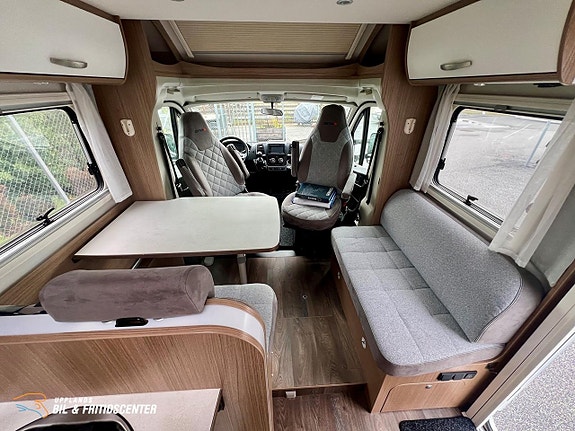 Carado T448 Edition 15 Solpanel / 3500kg / Taksäng 6 of 12