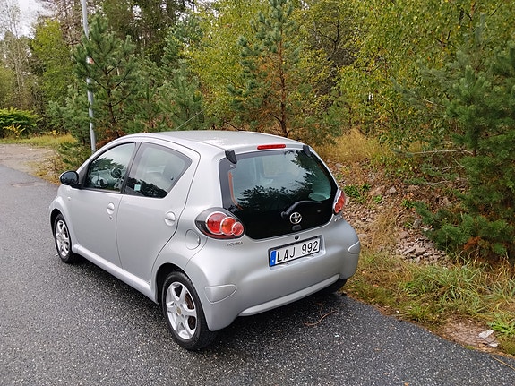 Toyota Aygo 3 of 9