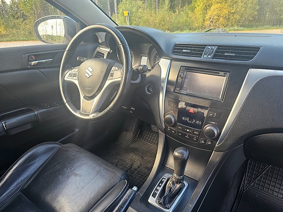 Suzuki Kizashi 5 of 7