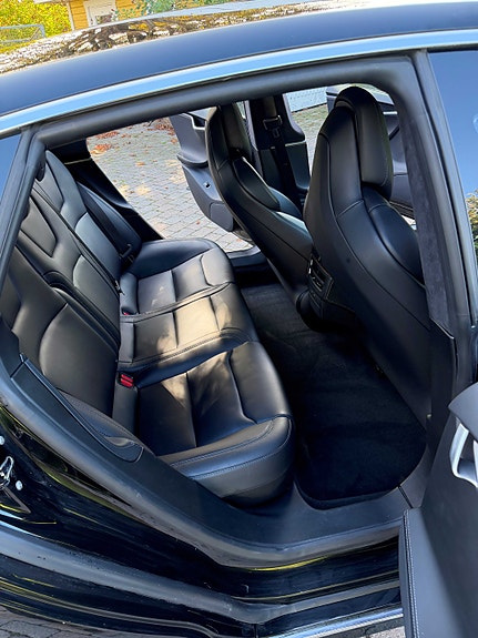 Tesla Model S 3 of 8