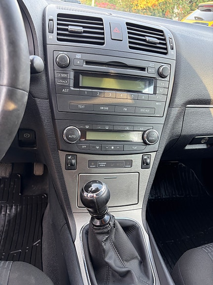 Toyota Avensis 9 of 11