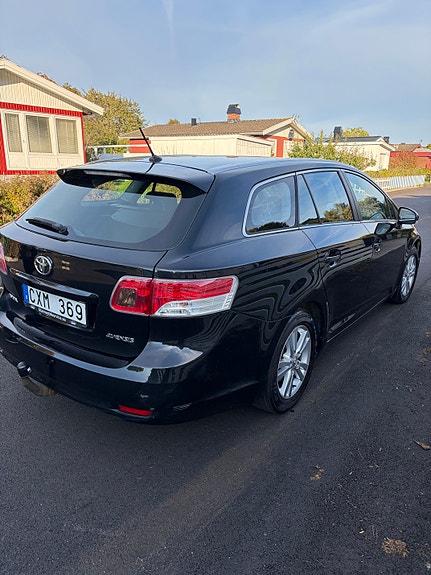 Toyota Avensis 5 of 11
