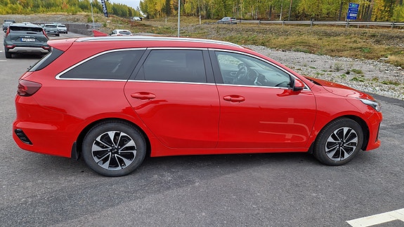 Kia Ceed 4 of 10