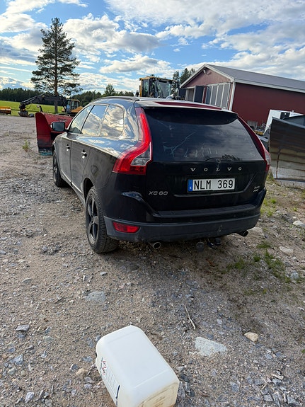 Volvo XC60 5 of 7