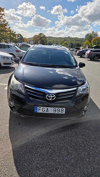 Toyota Avensis 3 of 10