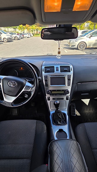 Toyota Avensis 8 of 10