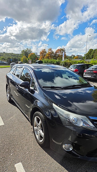 Toyota Avensis 2 of 10